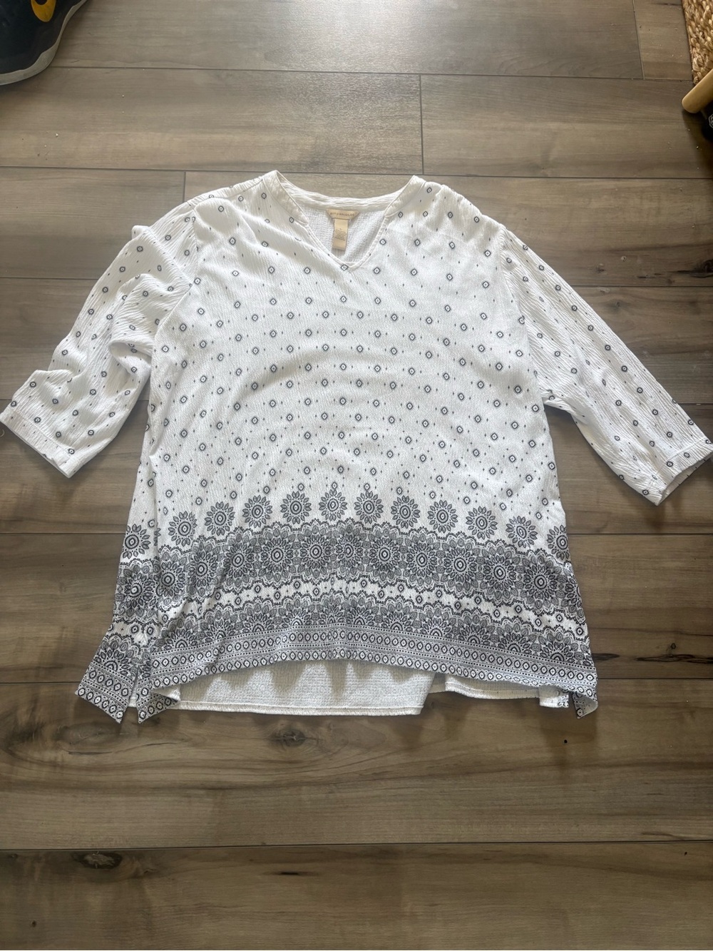 Brit & Bridle White Boho Medallion Print Tunic Top